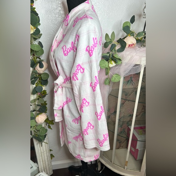 💗 NWT Super Soft Barbie Robe💗 - Picture 4 of 11